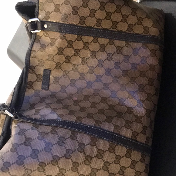 Gucci Handbags - Gucci purse Authentic Shiny pattern